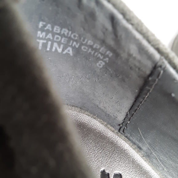 Yellow Box olive faux suede platform pumps - Picture 7 of 8